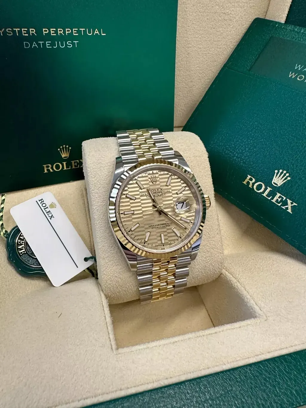 RLX Datejust 36mm 126233 Golden Fluted Motif 36mm Dial Oyster Bracelet