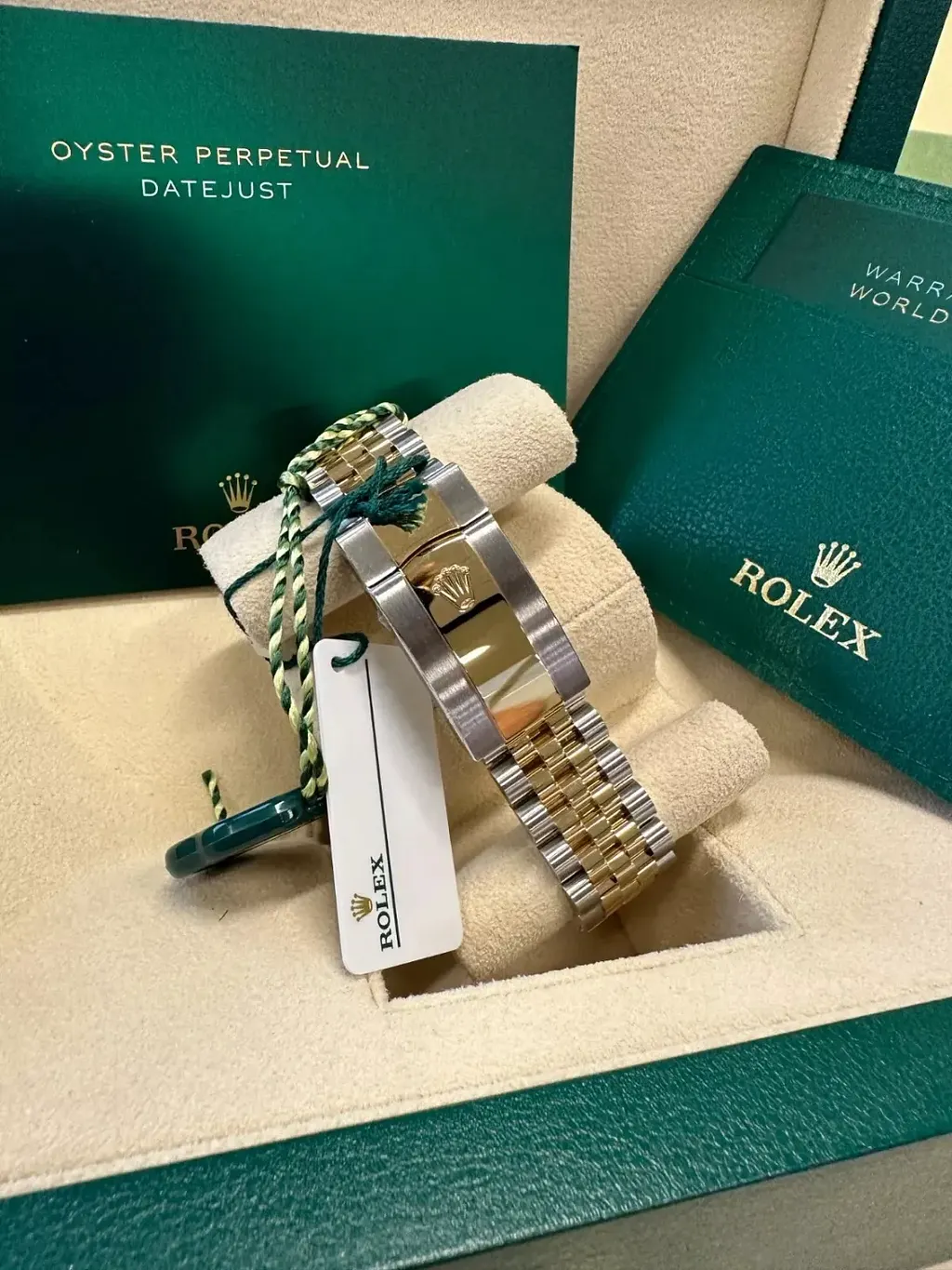 RLX Datejust 36mm 126233 Golden Fluted Motif 36mm Dial Oyster Bracelet